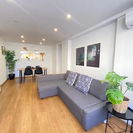 Station Apartment *